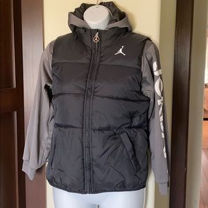 Jordan puffer vest with sleeves/hood